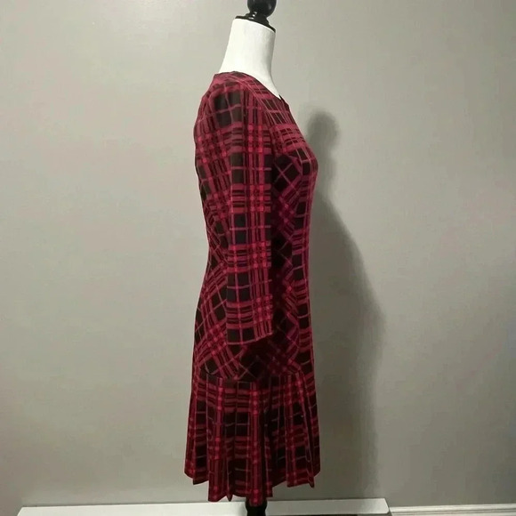 Tahari ASL Levine Red Plaid 3/4 Sleeve Pleated Hem Drop Waist Dress - Picture 7 of 13